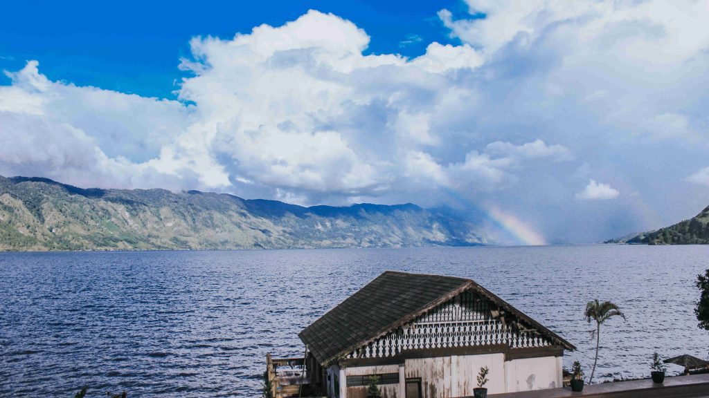 hotel renggalib danau lut tawar